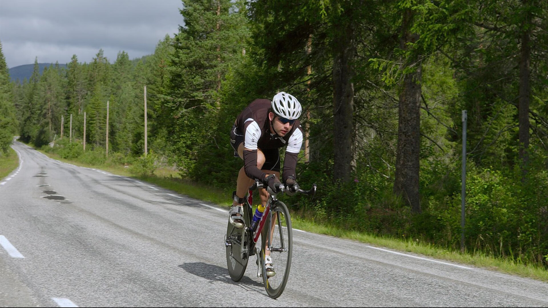 德甲球员在高压阶段冲刺质量与决策效率的耦合分析